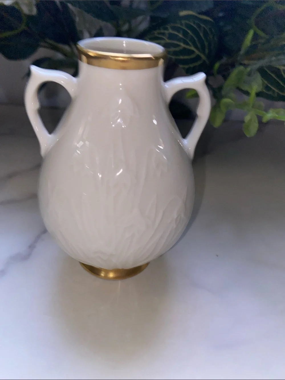 Lenox Ceramic Two-Handled Bud Vase with 24K Gold Trim Small Vase